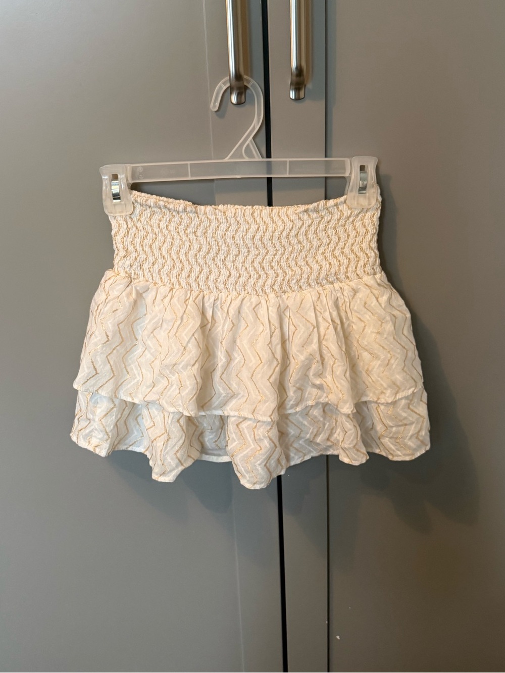 Brownie Spain Tiered cream mini skirt with white & gold zigzag pattern, size XS
